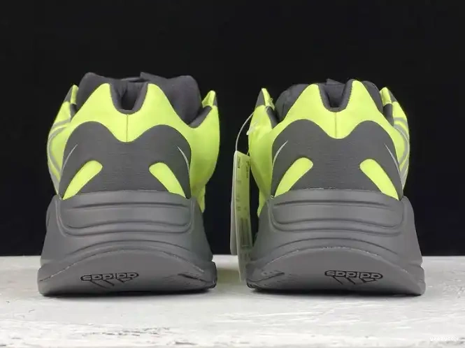700 MNVN Yeezy FY3727 Boost Adidas Phosphor 0616